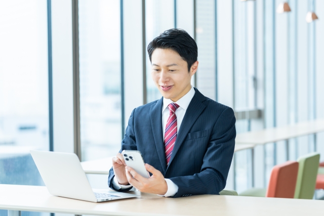 仕事を続けながら通院できるクリニックのイメージ